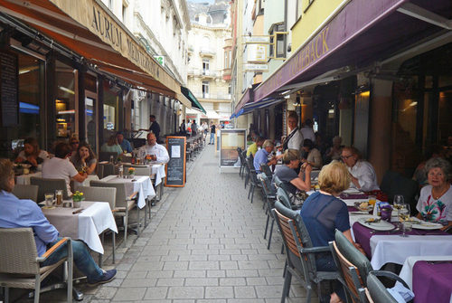 Goldgasse in the old town of Wiesbaden