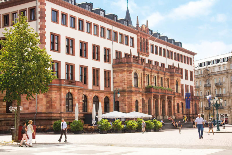 The new town hall was built in 1884-1887.